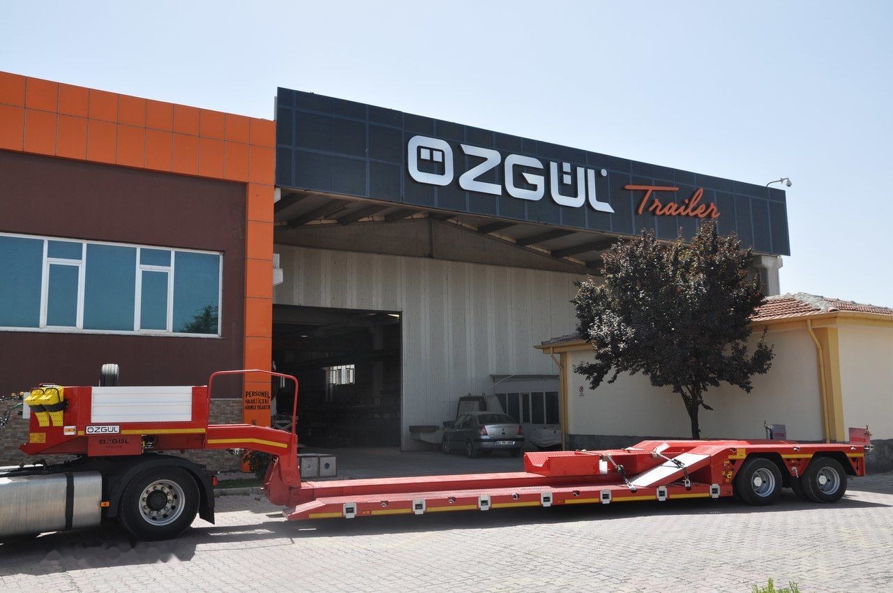 Özgül 2 AXLE LOW LOADER - Félpótkocsi mélybölcsős: 2 kép. Özgül 2 AXLE LOW LOADER - Félpótkocsi mélybölcsős: 2 kép.