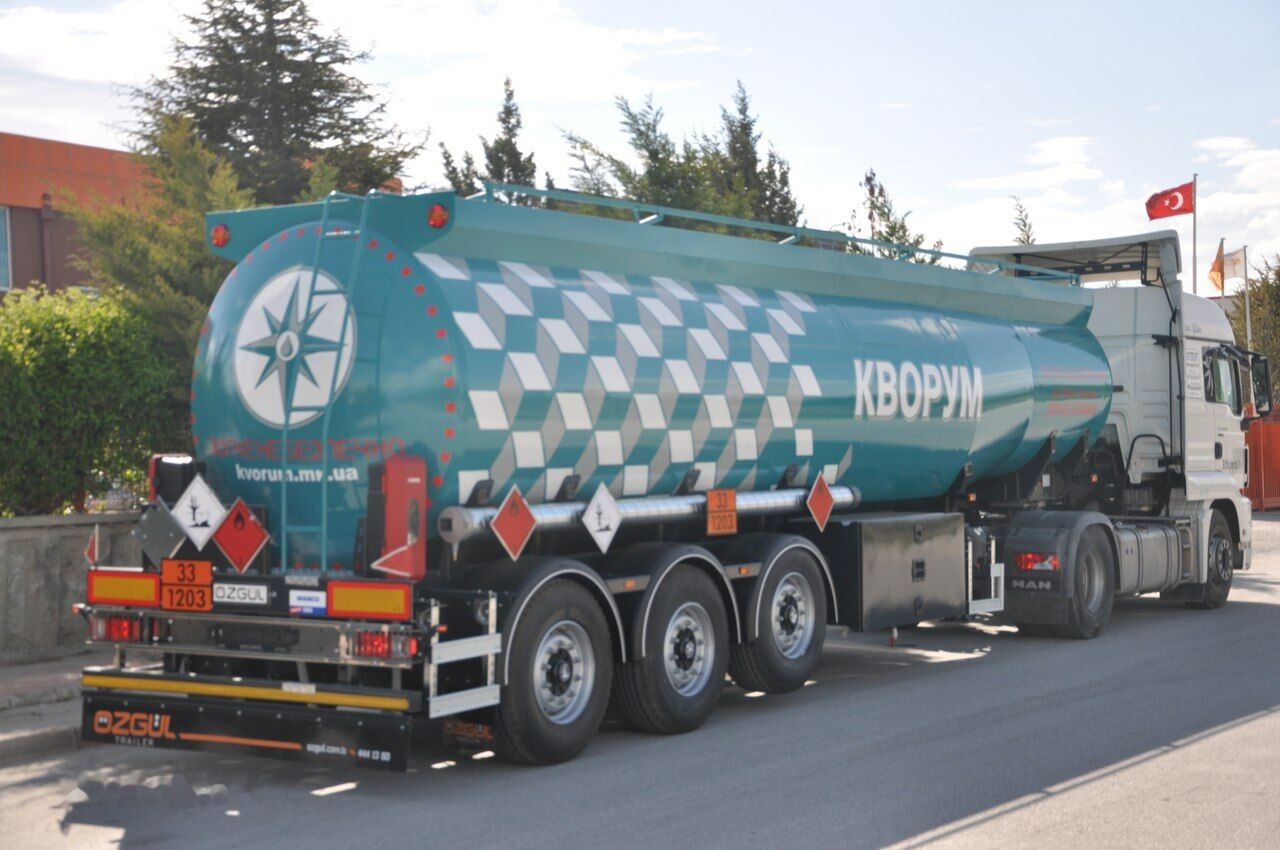 Özgül FUEL TANKER SEMI TRAILER - Tartályos félpótkocsi: 2 kép. Özgül FUEL TANKER SEMI TRAILER - Tartályos félpótkocsi: 2 kép.