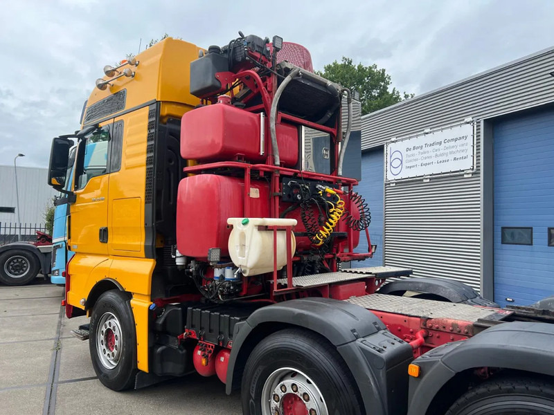 MAN TGX 41.560 8x4/4 BBS - Nyergesvontató: 4 kép. MAN TGX 41.560 8x4/4 BBS - Nyergesvontató: 4 kép.
