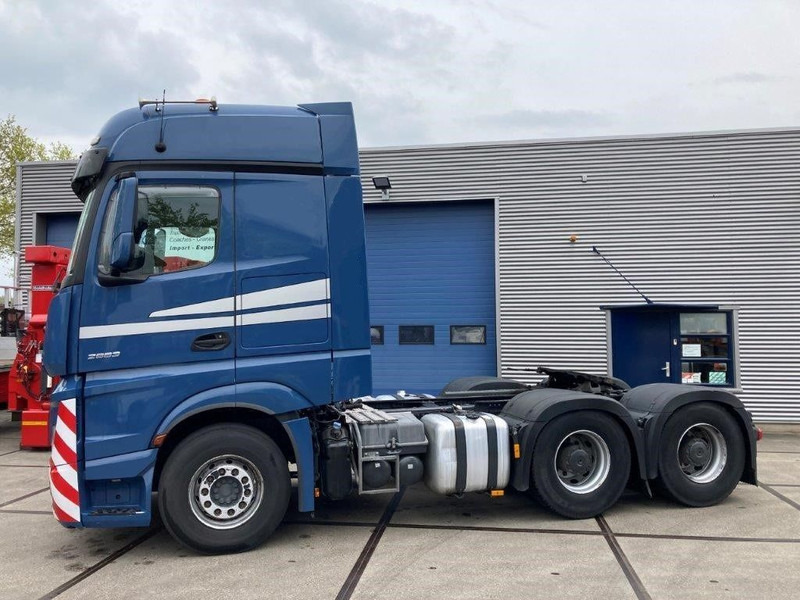 Mercedes-Benz Actros 2863 LS 6x4 - Nyergesvontató: 3 kép. Mercedes-Benz Actros 2863 LS 6x4 - Nyergesvontató: 3 kép.