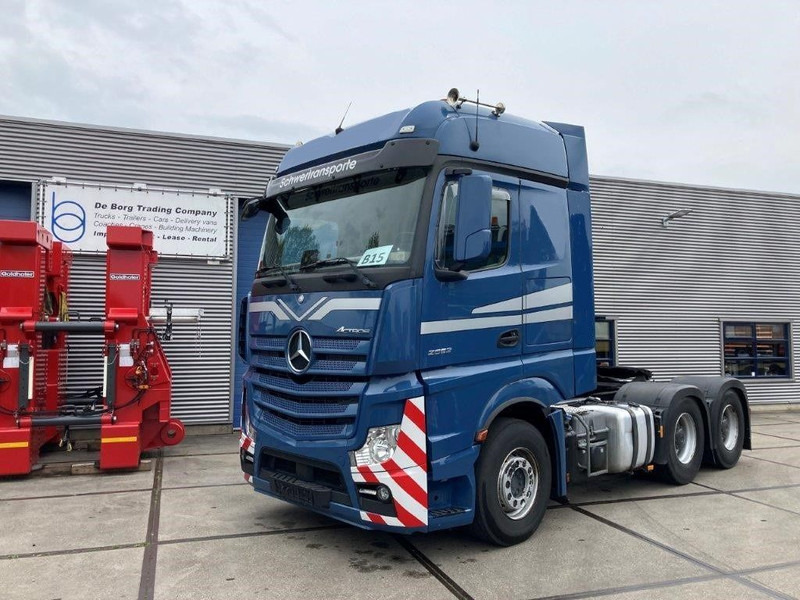 Mercedes-Benz Actros 2863 LS 6x4 - Nyergesvontató: 1 kép. Mercedes-Benz Actros 2863 LS 6x4 - Nyergesvontató: 1 kép.