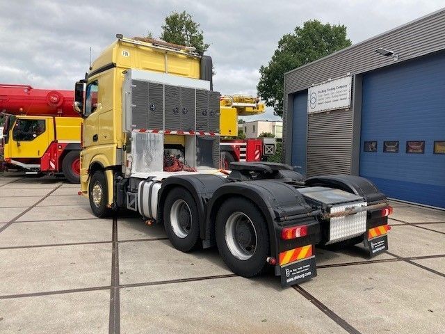 Mercedes-Benz Actros 3351 6x4 - Nyergesvontató: 3 kép. Mercedes-Benz Actros 3351 6x4 - Nyergesvontató: 3 kép.