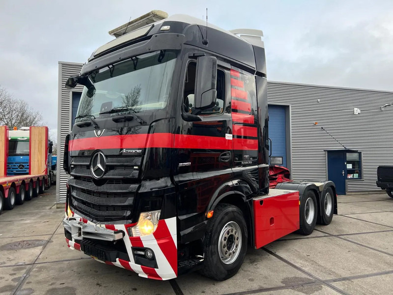 Mercedes-Benz Actros 3351 LS 6x4 - Nyergesvontató: 2 kép. Mercedes-Benz Actros 3351 LS 6x4 - Nyergesvontató: 2 kép.