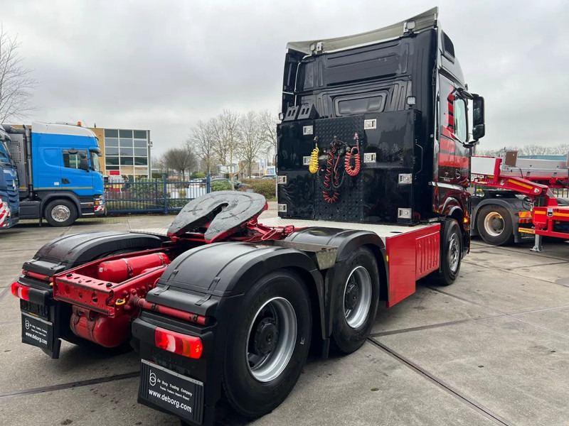 Mercedes-Benz Actros 3351 LS 6x4 - Nyergesvontató: 5 kép. Mercedes-Benz Actros 3351 LS 6x4 - Nyergesvontató: 5 kép.
