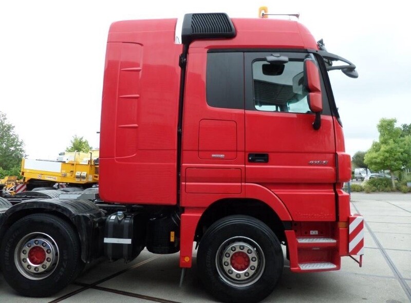 Mercedes-Benz Actros 4165 8x4 Heavy Haulage Tractor - Nyergesvontató: 3 kép. Mercedes-Benz Actros 4165 8x4 Heavy Haulage Tractor - Nyergesvontató: 3 kép.