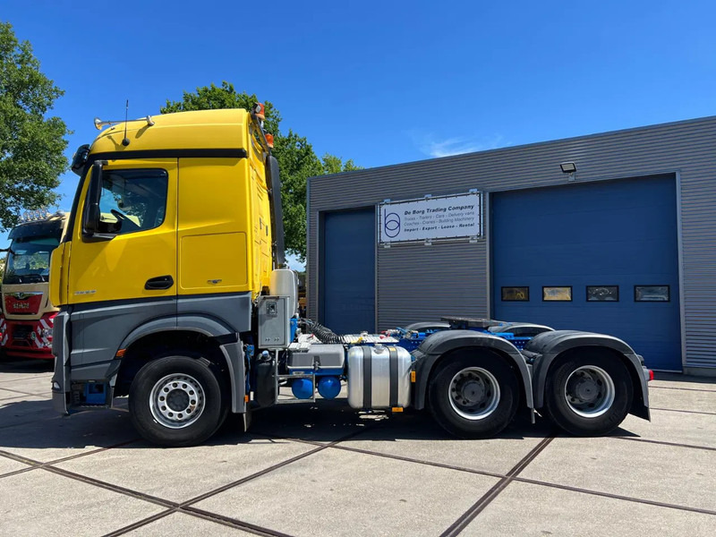 Mercedes-Benz Arocs 2663 6x4 - Nyergesvontató: 2 kép. Mercedes-Benz Arocs 2663 6x4 - Nyergesvontató: 2 kép.