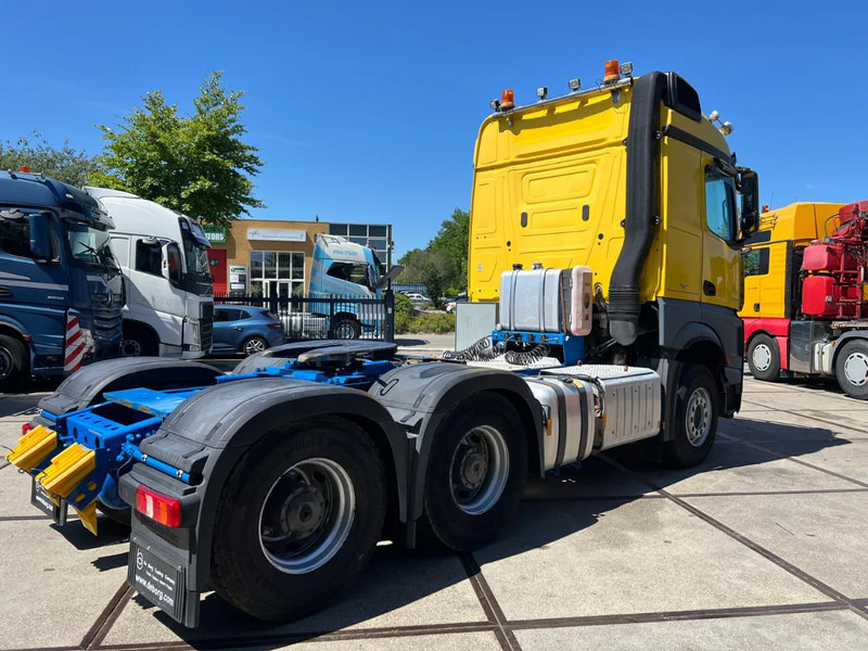 Mercedes-Benz Arocs 2663 6x4 - Nyergesvontató: 5 kép. Mercedes-Benz Arocs 2663 6x4 - Nyergesvontató: 5 kép.