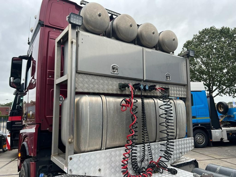 Mercedes-Benz Arocs 3363 Actros 3363 - Nyergesvontató: 4 kép. Mercedes-Benz Arocs 3363 Actros 3363 - Nyergesvontató: 4 kép.