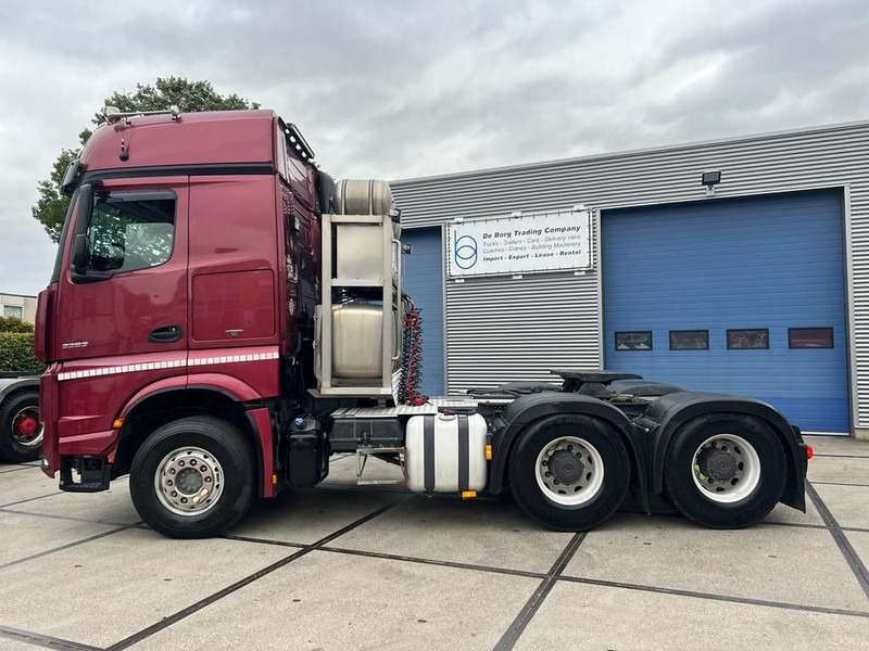 Mercedes-Benz Arocs 3363 Actros 3363 - Nyergesvontató: 2 kép. Mercedes-Benz Arocs 3363 Actros 3363 - Nyergesvontató: 2 kép.