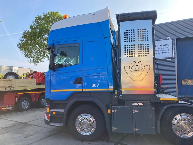 Scania R730 V8 8x4 - Nyergesvontató: 4 kép. Scania R730 V8 8x4 - Nyergesvontató: 4 kép.
