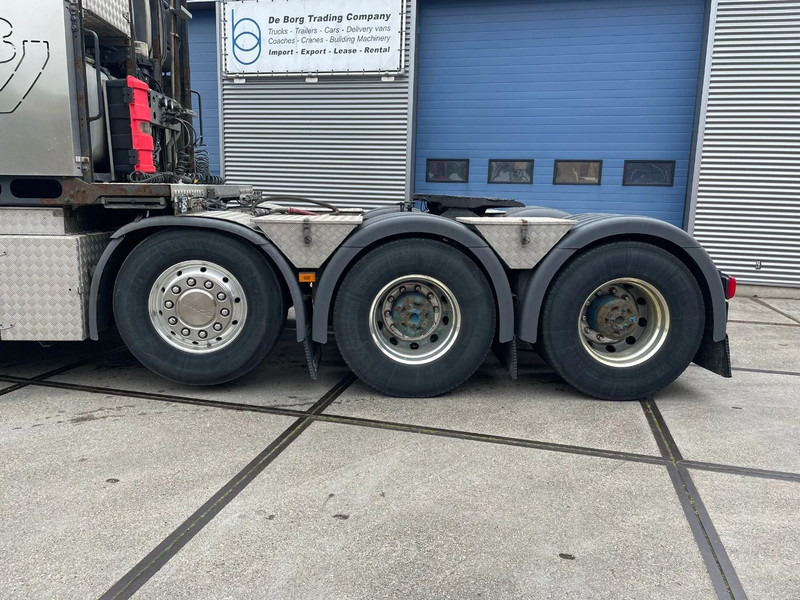 Scania R730 V8 8x4 - Nyergesvontató: 3 kép. Scania R730 V8 8x4 - Nyergesvontató: 3 kép.
