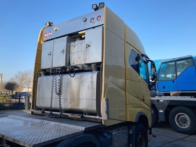 Nyergesvontató Volvo FH 16.750 8x4/4: 9 kép.