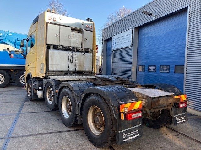 Nyergesvontató Volvo FH 16.750 8x4/4: 6 kép.