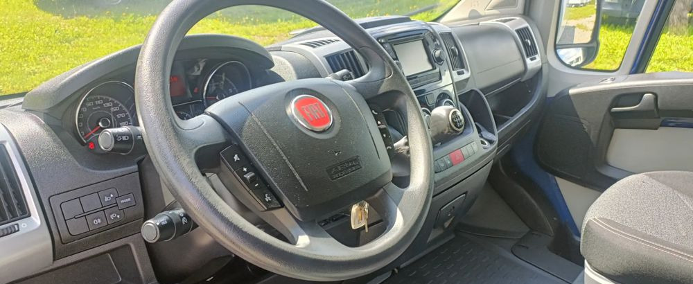 Dobozos kisteherautó Fiat Ducato: 17 kép.