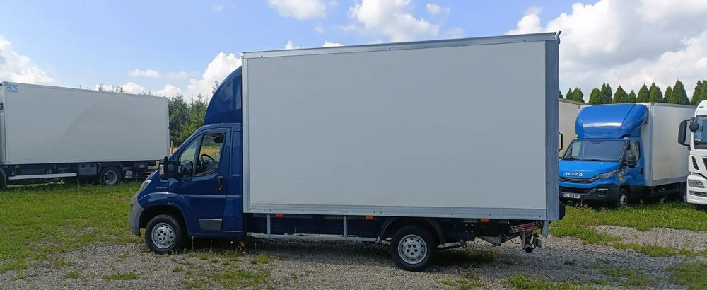 Dobozos kisteherautó Fiat Ducato: 8 kép.