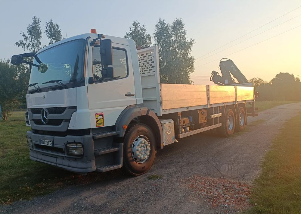 Mercedes-Benz AXOR 2633 - Platós teherautó, Darus autó: 1 kép. Mercedes-Benz AXOR 2633 - Platós teherautó, Darus autó: 1 kép.