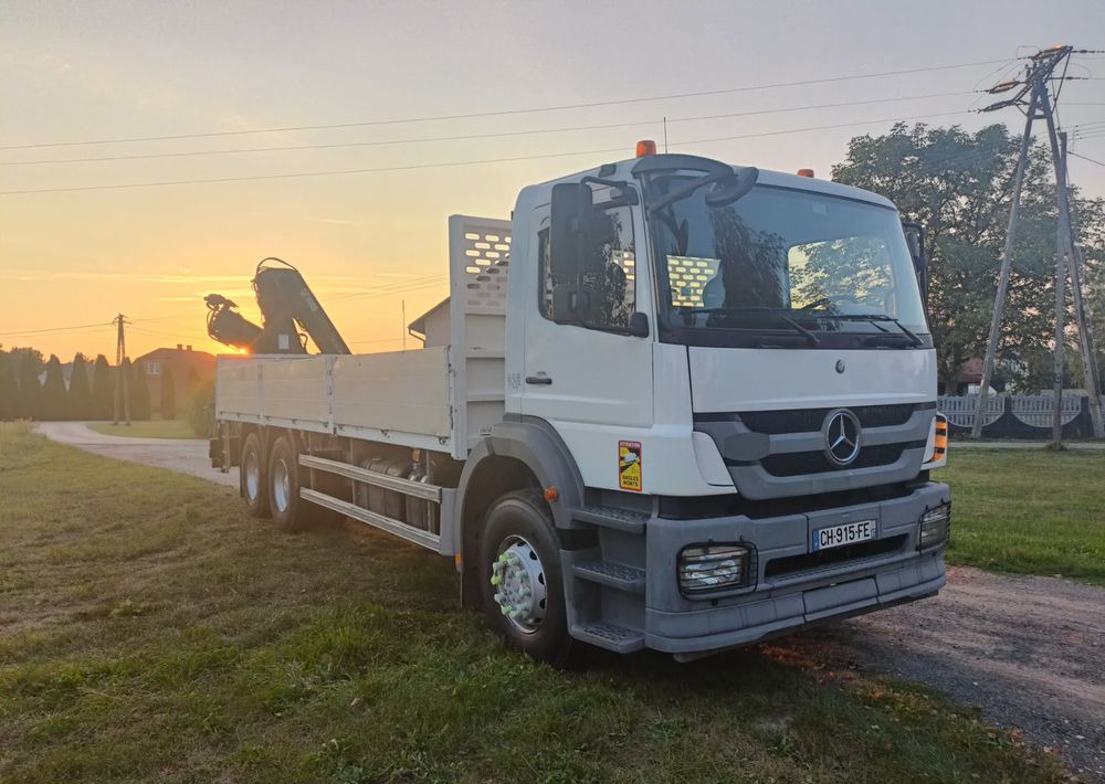 Mercedes-Benz AXOR 2633 - Platós teherautó, Darus autó: 2 kép. Mercedes-Benz AXOR 2633 - Platós teherautó, Darus autó: 2 kép.
