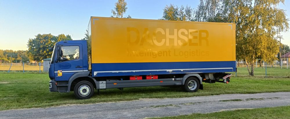Mercedes-Benz Atego - Dobozos felépítményű teherautó: 4 kép. Mercedes-Benz Atego - Dobozos felépítményű teherautó: 4 kép.