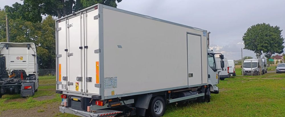 Renault Midlum - Hűtős teherautó: 5 kép. Renault Midlum - Hűtős teherautó: 5 kép.