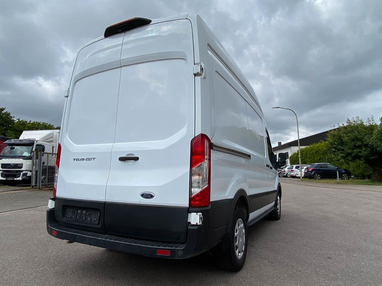 Ford Transit 350 L2 Trend Werkstattausbau - Furgon: 5 kép. Ford Transit 350 L2 Trend Werkstattausbau - Furgon: 5 kép.