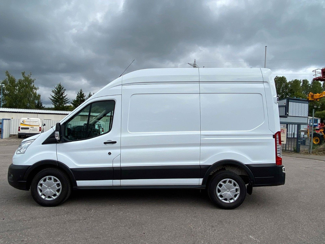 Furgon Ford Transit 350 L2 Trend Werkstattausbau: 8 kép.