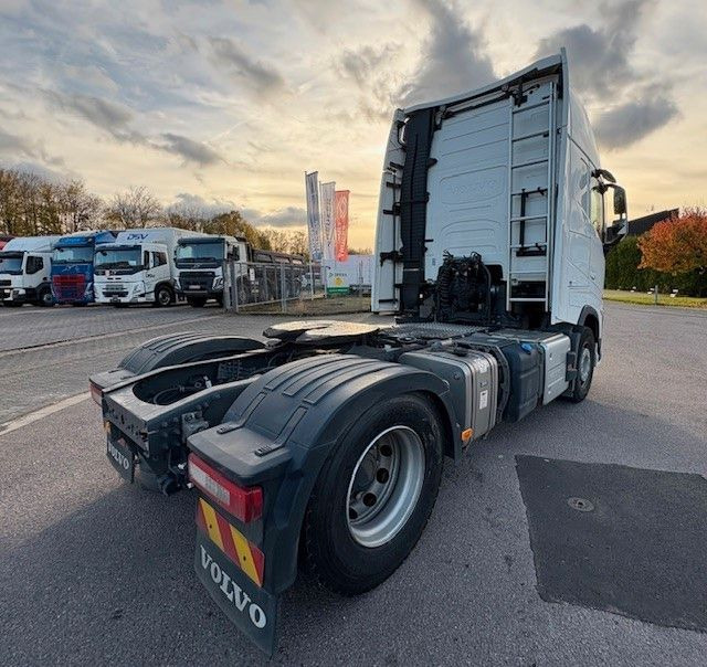 Volvo FH500 4x2T Schubbodenhydraulik - Nyergesvontató: 5 kép. Volvo FH500 4x2T Schubbodenhydraulik - Nyergesvontató: 5 kép.