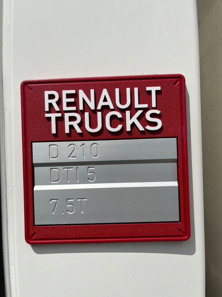 Renault D7.5 210 Kofferaufbau mit LBW lízing Renault D7.5 210 Kofferaufbau mit LBW: 12 kép. Renault D7.5 210 Kofferaufbau mit LBW lízing Renault D7.5 210 Kofferaufbau mit LBW: 12 kép.