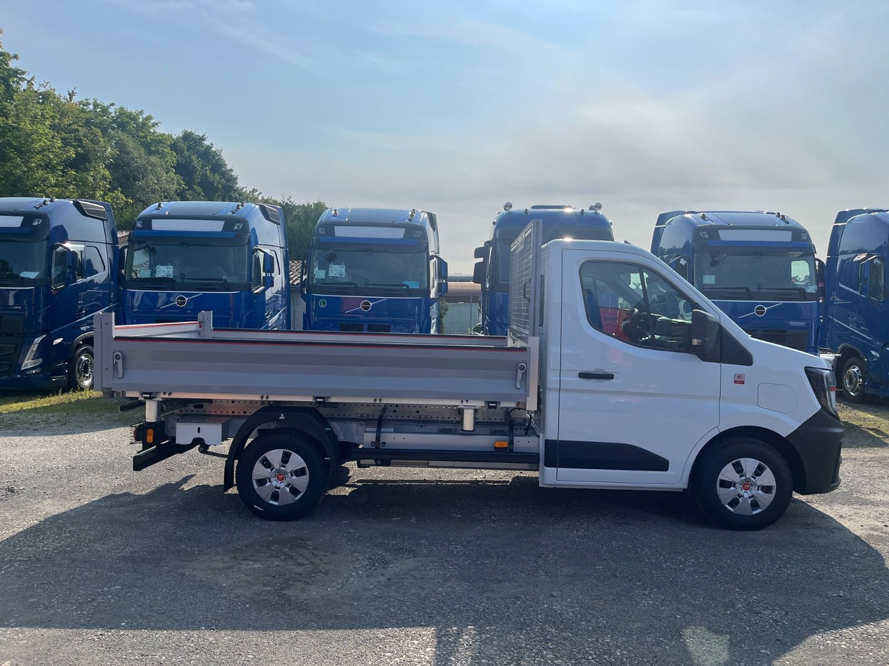 Renault MASTER ELEKTRO DREISEITENKIPPER - Billenőplatós kisteherautó, Elektromos kisteherautó: 3 kép. Renault MASTER ELEKTRO DREISEITENKIPPER - Billenőplatós kisteherautó, Elektromos kisteherautó: 3 kép.