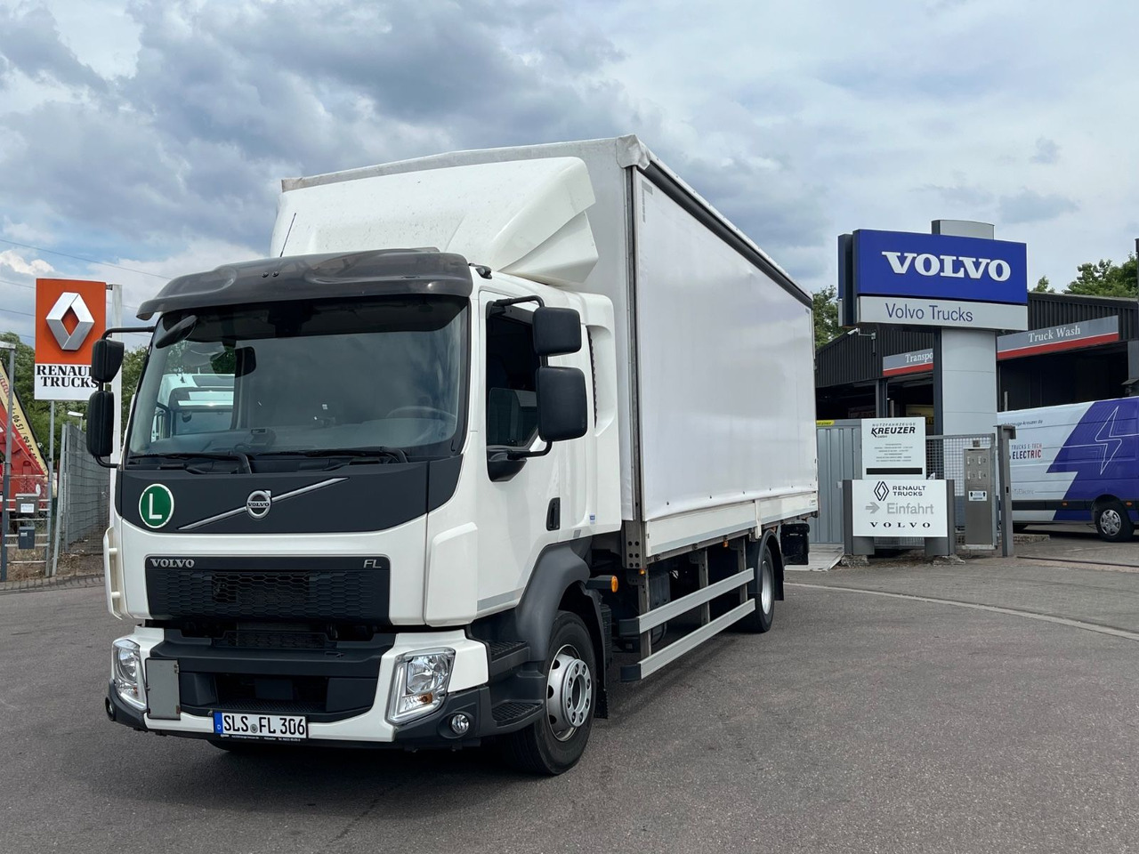 Volvo FL 14.245 Junghanns Schiebeplane LBW - Ponyvás teherautó: 1 kép. Volvo FL 14.245 Junghanns Schiebeplane LBW - Ponyvás teherautó: 1 kép.