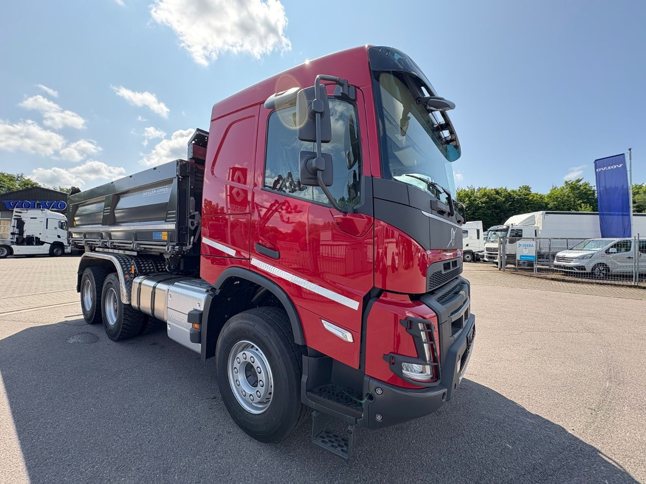 Volvo FMX 500 6x4 X-High Meiller Trigenius D316 - Billenőplatós teherautó: 3 kép. Volvo FMX 500 6x4 X-High Meiller Trigenius D316 - Billenőplatós teherautó: 3 kép.