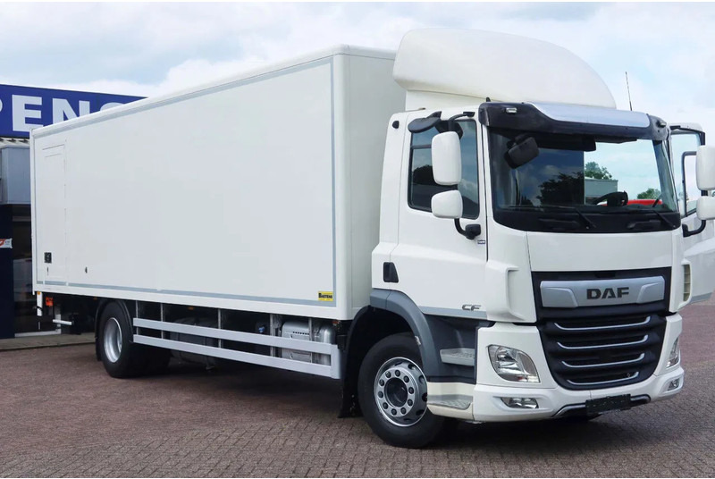 DAF CF 290 Bak+Klep Dhollandia 2.000 kg - Dobozos felépítményű teherautó: 2 kép. DAF CF 290 Bak+Klep Dhollandia 2.000 kg - Dobozos felépítményű teherautó: 2 kép.