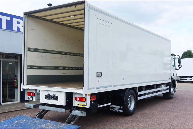 DAF CF 290 Bak+Klep Dhollandia 2.000 kg - Dobozos felépítményű teherautó: 3 kép. DAF CF 290 Bak+Klep Dhollandia 2.000 kg - Dobozos felépítményű teherautó: 3 kép.