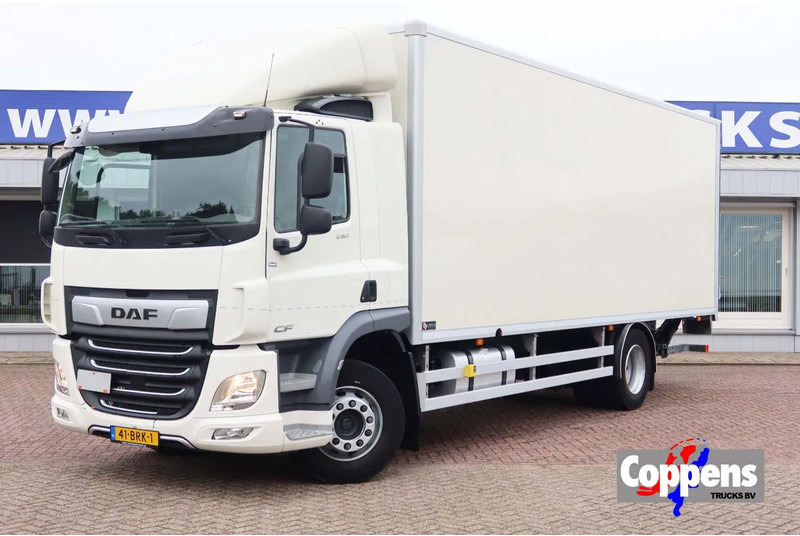 DAF CF 290 Bakwagen+Klep Dhollandia 1500 kg - Dobozos felépítményű teherautó: 1 kép. DAF CF 290 Bakwagen+Klep Dhollandia 1500 kg - Dobozos felépítményű teherautó: 1 kép.