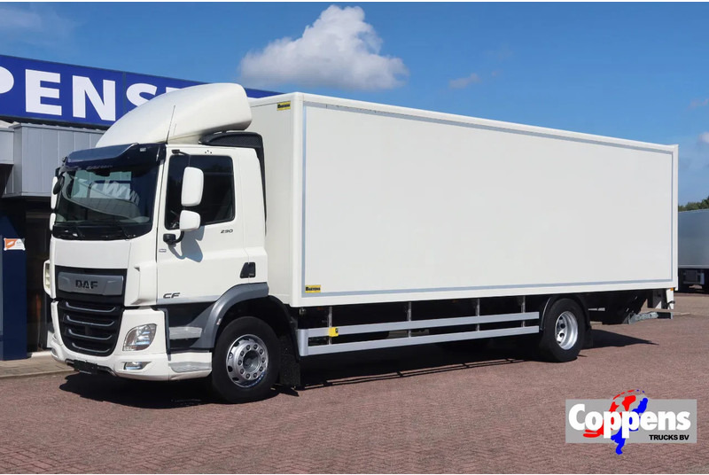 DAF CF 290 FA Bak + Dhollandia klep 2000 KG - Dobozos felépítményű teherautó: 1 kép. DAF CF 290 FA Bak + Dhollandia klep 2000 KG - Dobozos felépítményű teherautó: 1 kép.