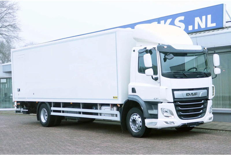 DAF CF 290 FA Bak+ klep Dhollandia 2000 kg - Dobozos felépítményű teherautó: 5 kép. DAF CF 290 FA Bak+ klep Dhollandia 2000 kg - Dobozos felépítményű teherautó: 5 kép.