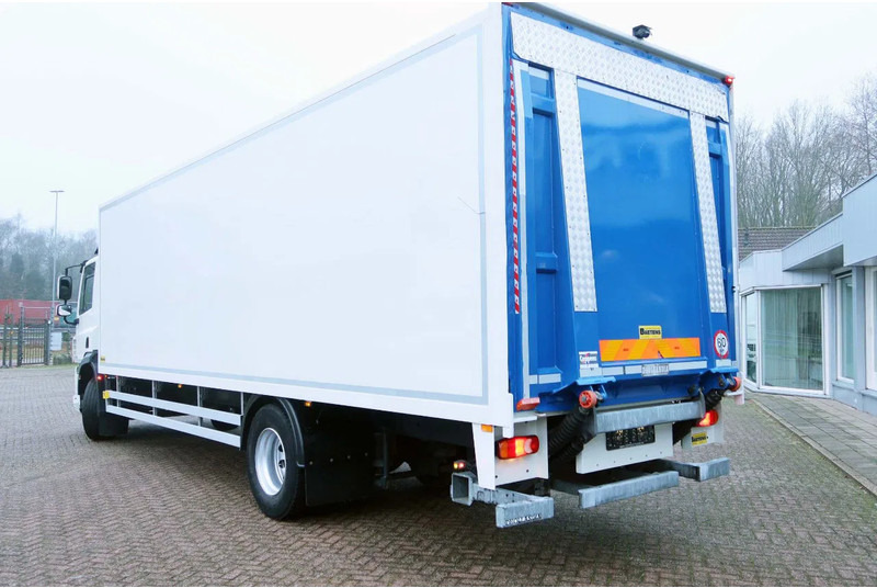 DAF CF 290 FA Bak+ klep Dhollandia 2000 kg - Dobozos felépítményű teherautó: 3 kép. DAF CF 290 FA Bak+ klep Dhollandia 2000 kg - Dobozos felépítményű teherautó: 3 kép.