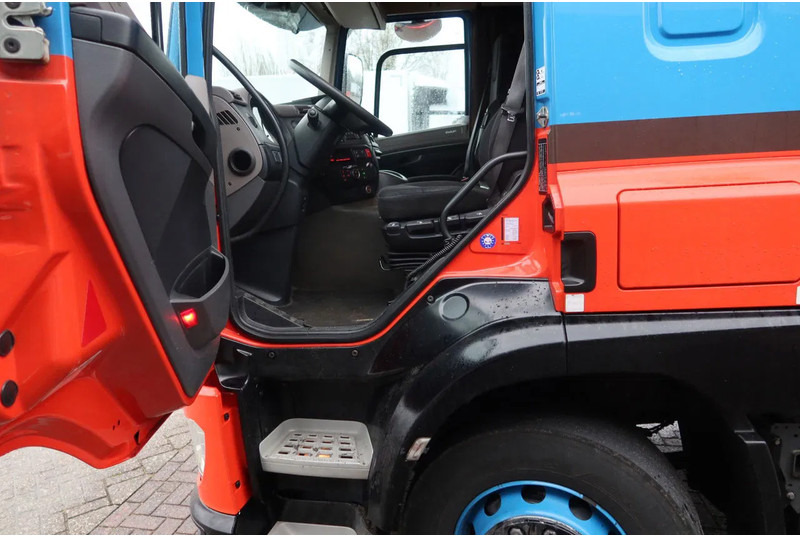 DAF CF 410 Bakwagen + Trailer 2x DHollandia 2000kg 5 stuks in voorraad!! - Dobozos felépítményű teherautó: 5 kép. DAF CF 410 Bakwagen + Trailer 2x DHollandia 2000kg 5 stuks in voorraad!! - Dobozos felépítményű teherautó: 5 kép.