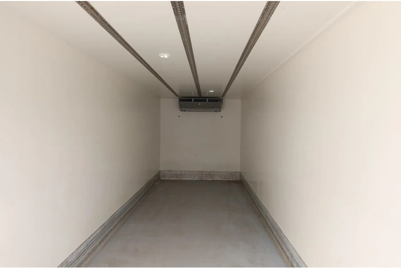 DAF CF 450 8x2 Koel/Vries Carrier Supra 1150 Diesel/Electric FRC 10/2027 - Hűtős teherautó: 4 kép. DAF CF 450 8x2 Koel/Vries Carrier Supra 1150 Diesel/Electric FRC 10/2027 - Hűtős teherautó: 4 kép.