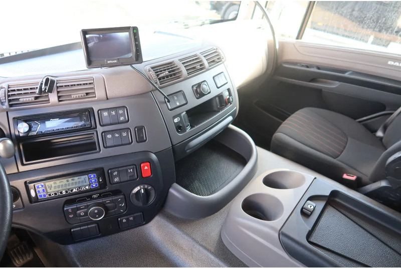 DAF CF 450 8x2 Koel/Vries Carrier Supra 1150 Diesel/Electric FRC 10/2027 - Hűtős teherautó: 5 kép. DAF CF 450 8x2 Koel/Vries Carrier Supra 1150 Diesel/Electric FRC 10/2027 - Hűtős teherautó: 5 kép.