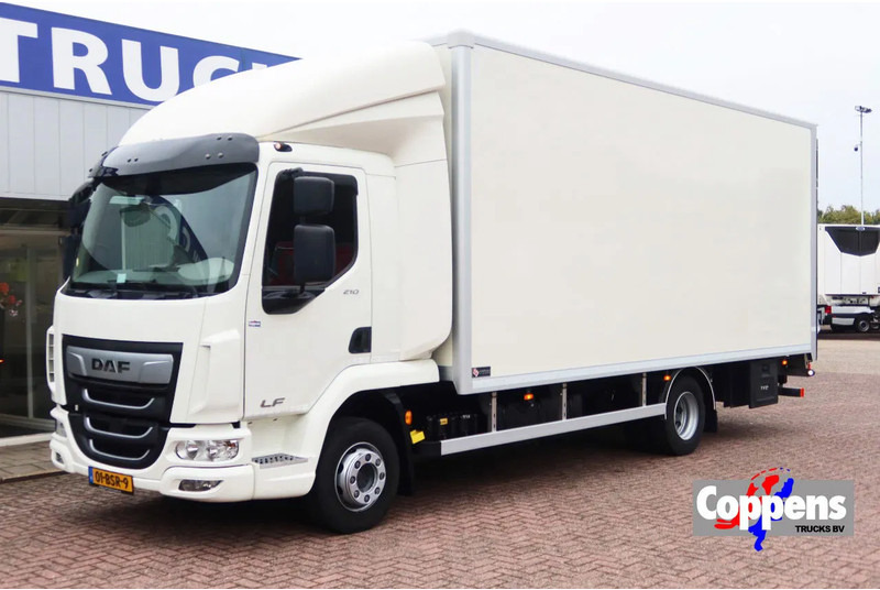 DAF LF 210 Bakwagen+ Dhollandia 1500 kg Comfort cabine - Dobozos felépítményű teherautó: 1 kép. DAF LF 210 Bakwagen+ Dhollandia 1500 kg Comfort cabine - Dobozos felépítményű teherautó: 1 kép.