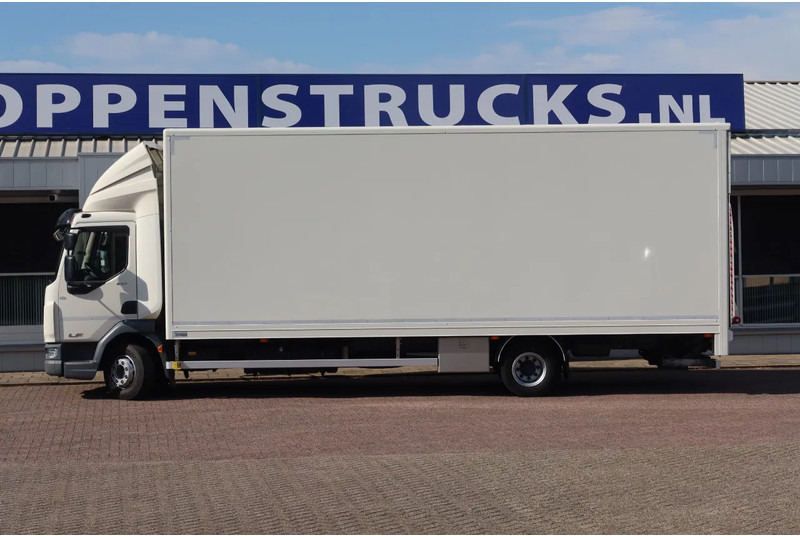 DAF LF 210 FA Bakwagen + Dhollandia 2000 kg klep extra accu set, 3x bindrail + stang. - Dobozos felépítményű teherautó: 2 kép. DAF LF 210 FA Bakwagen + Dhollandia 2000 kg klep extra accu set, 3x bindrail + stang. - Dobozos felépítményű teherautó: 2 kép.
