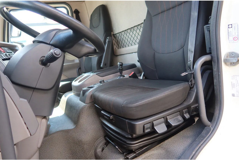 DAF LF 230 Bak+Klep Dhollandia 1500 kg Euro 6 - Dobozos felépítményű teherautó: 5 kép. DAF LF 230 Bak+Klep Dhollandia 1500 kg Euro 6 - Dobozos felépítményű teherautó: 5 kép.