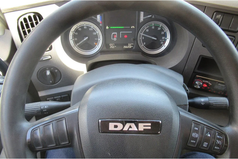 DAF LF 250 250 bak + klep + schuifzeil E6 - Ponyvás teherautó: 5 kép. DAF LF 250 250 bak + klep + schuifzeil E6 - Ponyvás teherautó: 5 kép.