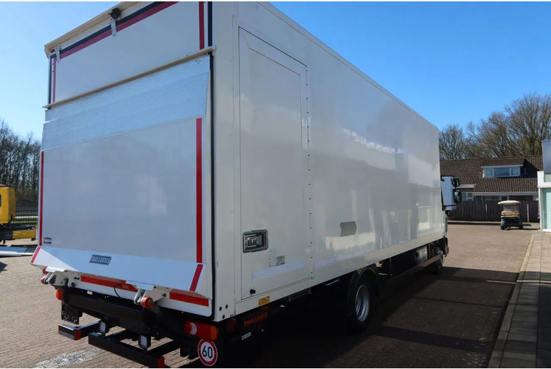 DAF LF 45 Gesloten bak + Dhollandia klep 1500 kg 4x2 - Dobozos felépítményű teherautó: 3 kép. DAF LF 45 Gesloten bak + Dhollandia klep 1500 kg 4x2 - Dobozos felépítményű teherautó: 3 kép.