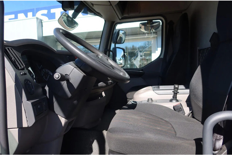 DAF LF 45 Gesloten bak + Dhollandia klep 1500 kg 4x2 - Dobozos felépítményű teherautó: 5 kép. DAF LF 45 Gesloten bak + Dhollandia klep 1500 kg 4x2 - Dobozos felépítményű teherautó: 5 kép.