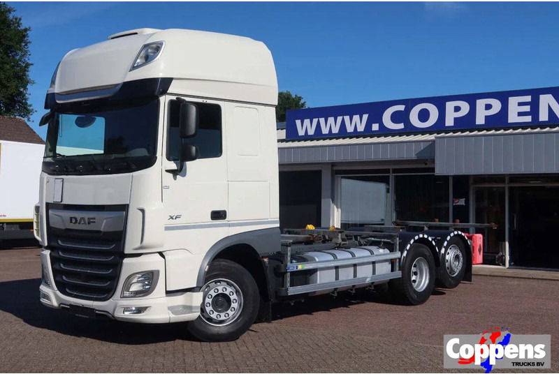 DAF XF 106.450 Wissellaadbaksysteem / Chassis - Cserefelépítményes teherautó: 1 kép. DAF XF 106.450 Wissellaadbaksysteem / Chassis - Cserefelépítményes teherautó: 1 kép.