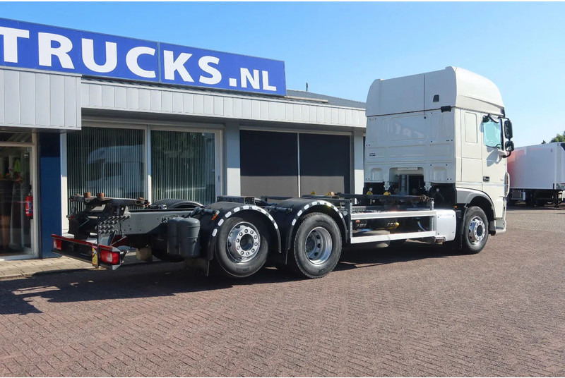 DAF XF 106.450 Wissellaadbaksysteem / Chassis - Cserefelépítményes teherautó: 3 kép. DAF XF 106.450 Wissellaadbaksysteem / Chassis - Cserefelépítményes teherautó: 3 kép.