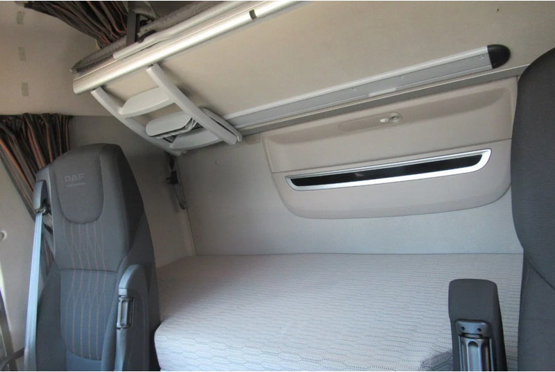 DAF XF 450 FAR BDF Systeem - Cserefelépítményes teherautó: 4 kép. DAF XF 450 FAR BDF Systeem - Cserefelépítményes teherautó: 4 kép.