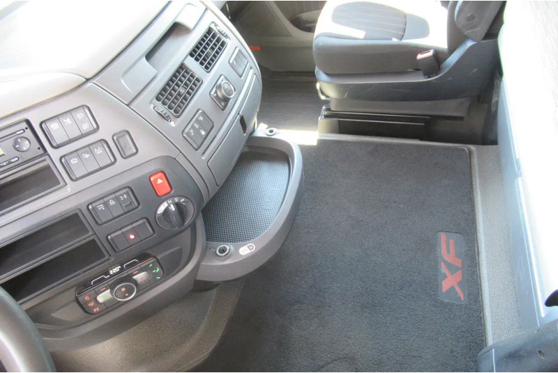 DAF XF 450 FAR BDF Systeem - Cserefelépítményes teherautó: 5 kép. DAF XF 450 FAR BDF Systeem - Cserefelépítményes teherautó: 5 kép.