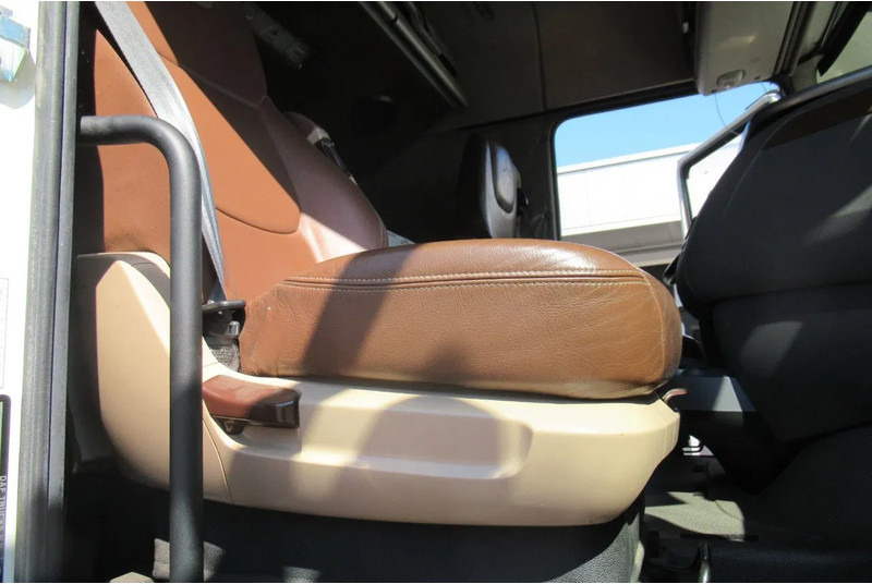 DAF XF 510 Fat 6x4 Euro 6 - Horgos rakodó teherautó: 5 kép. DAF XF 510 Fat 6x4 Euro 6 - Horgos rakodó teherautó: 5 kép.